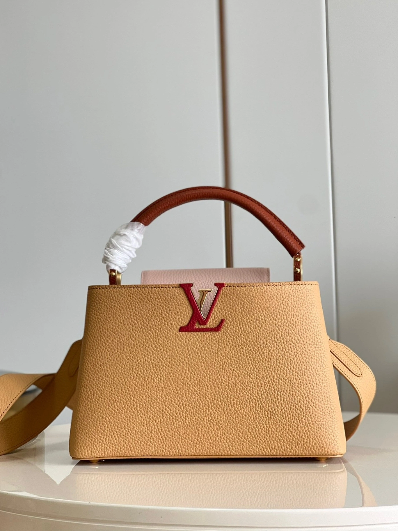 LOUIS VUITTON CAPUCINES MM 0420